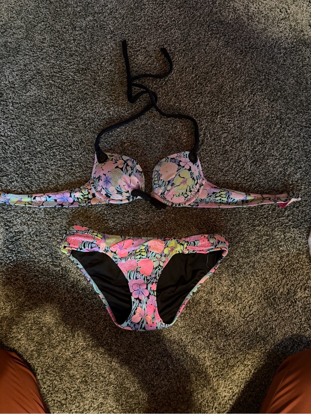 Victoria secret: Pink Floral Underwire Bikini Set